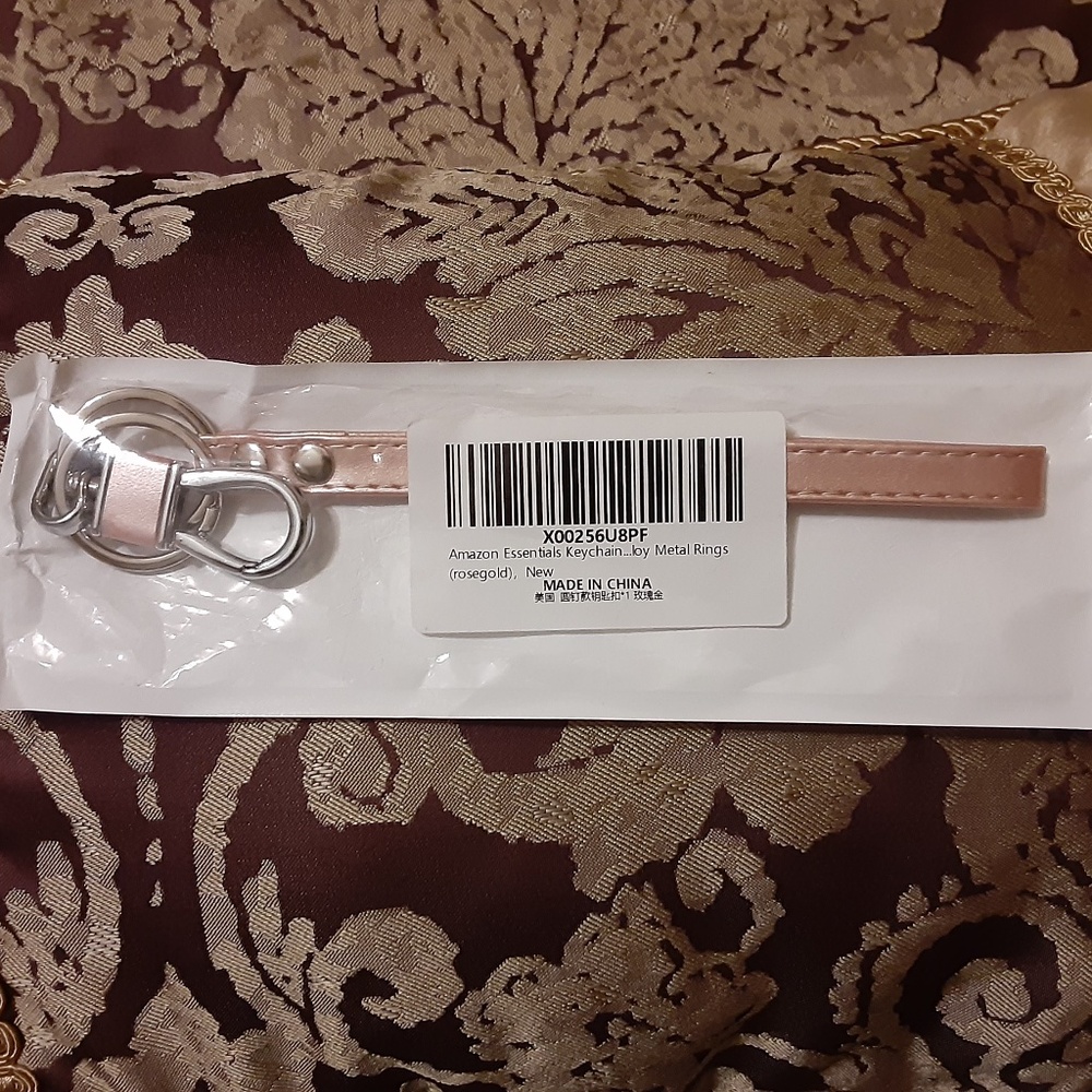 Amazon Essentials Replacement Wristlet Strap & Keychain